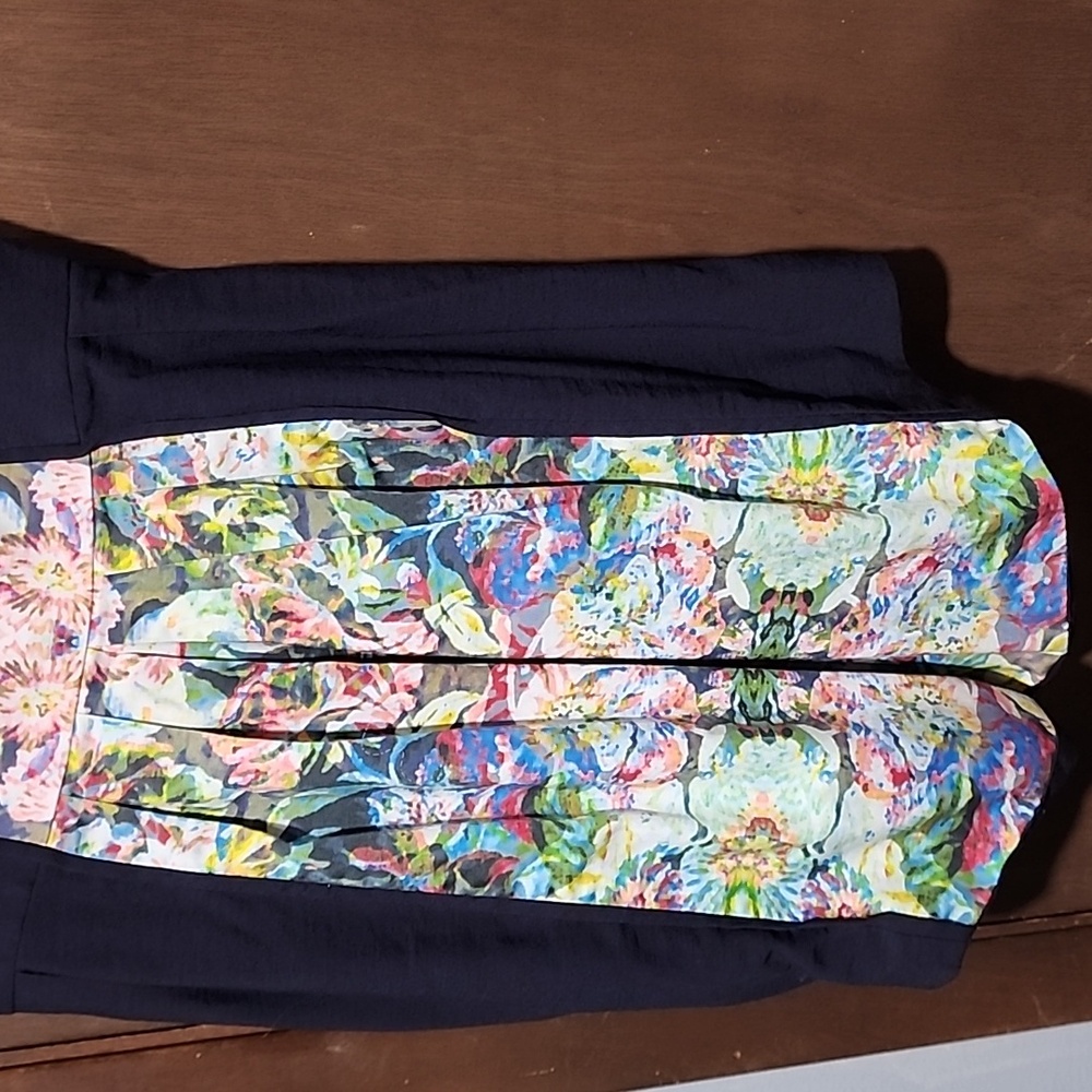 Dress - Picture 4 of 4
